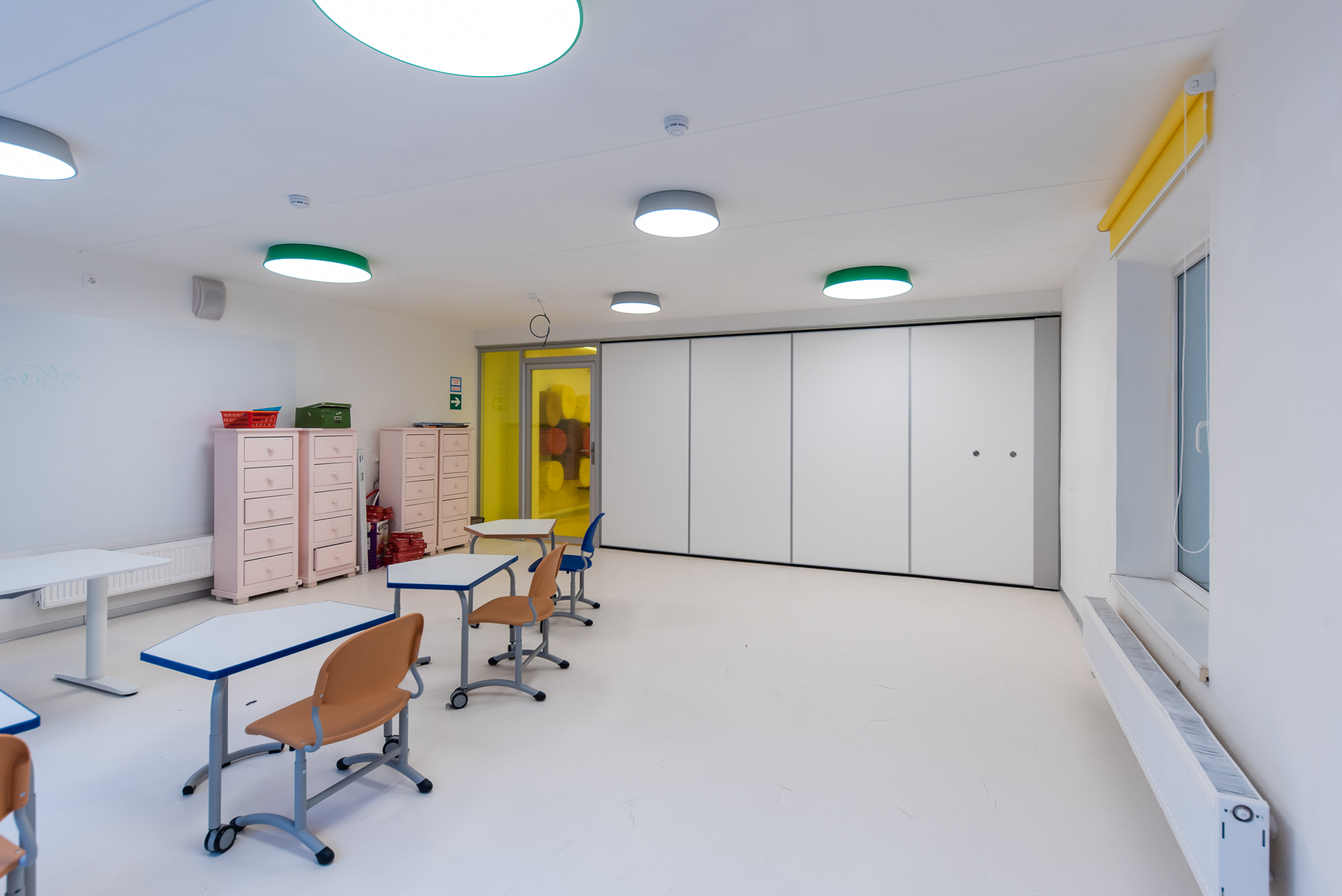 SmartWall H5F-S (School), photo